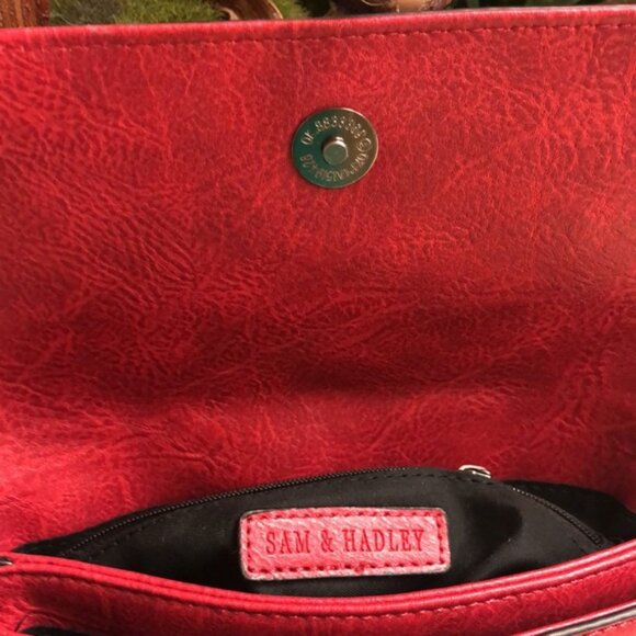 NWT Sam and Hadley Red Embroidered Women's Purse - Picture 4 of 8